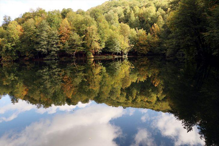 Yedigöller'de sonbaharın gelişiyle renk cümbüşü yaşanıyor G3
