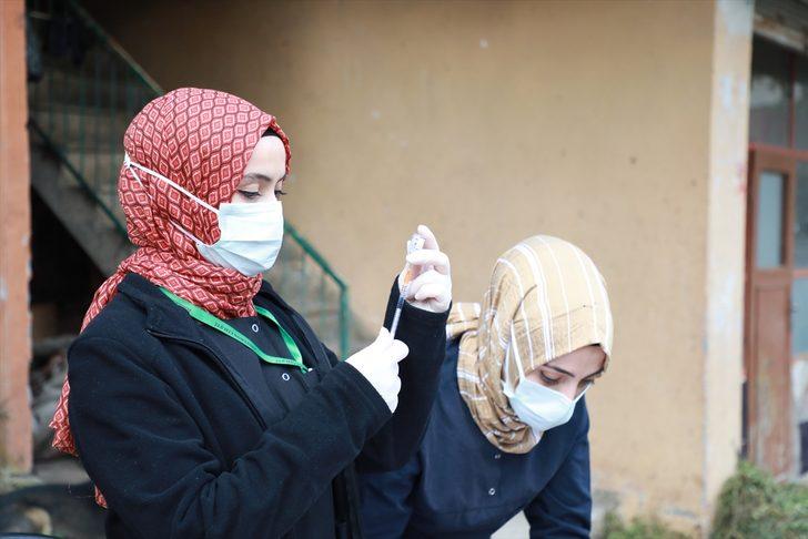 Rize'de sağlık çalışanları zorlu coğrafyada aşı çalışmalarını sürdürüyor G3