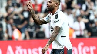 Beşiktaş'a Alex Teixeira'dan iyi haber