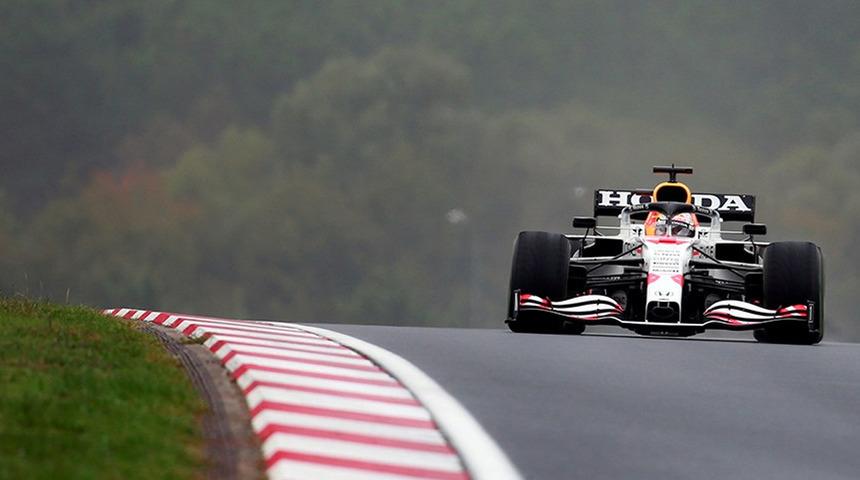 Şampiyonada liderliği Verstappen aldı