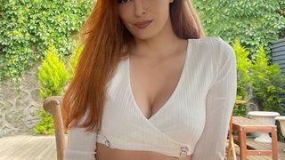 Mine Tugay'dan bikinili yaza veda videosu! Ekim ayında deniz keyfi yaptı