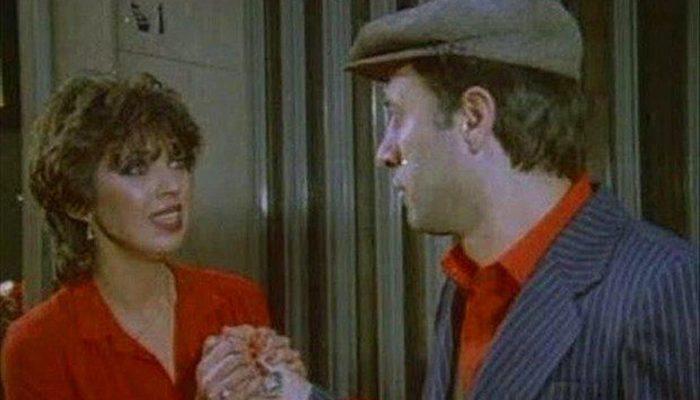 En Buyuk Saban Filminin Kor Cicekci Kizi Bakin Hangi Unlu Oyuncunun Kiz Kardesi Cikti