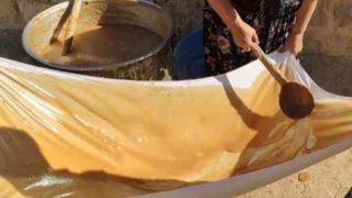 Mardin’de toplanan üzümler pekmez, pestil, cevizli sucuğa dönüşüyor