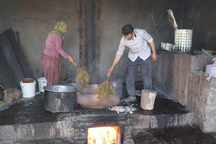 Batman'da kazanlar mezrona üzüm pekmezi için kaynıyor G3