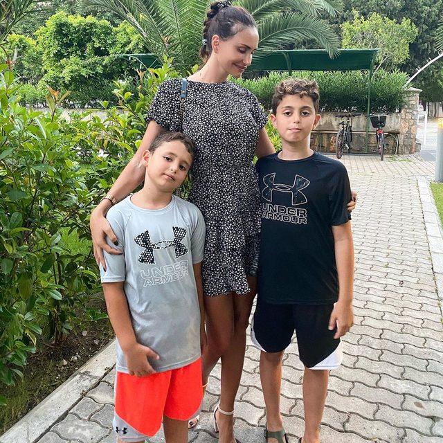 Mustafa Sandal ve Emina Jahovic çiftinin çocukları kocaman oldu!