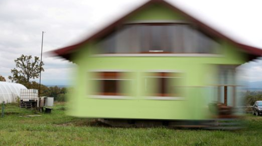 Evinin manzarasını beğenmediğini söyleyen eşine jesti herkesi şaşırttı