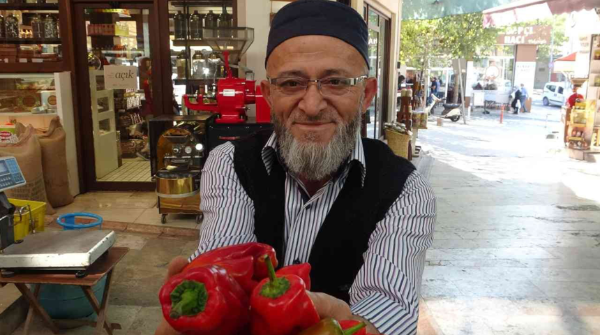 Denizli’nin meşhur biberi sonbaharda yoğun ilgi gördü! Turşuluk biber için sıraya girdiler