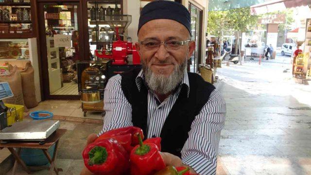 Denizli’nin meşhur biberi sonbaharda yoğun ilgi gördü! Turşuluk biber için sıraya girdiler