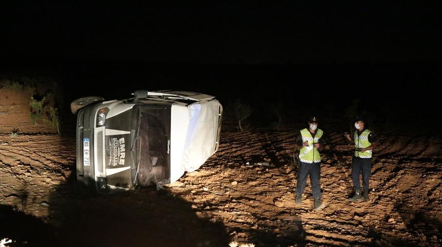 Şanlıurfa'da öğrenci servisinin devrilmesi sonucu 1 kişi öldü, 5 kişi yaralandı