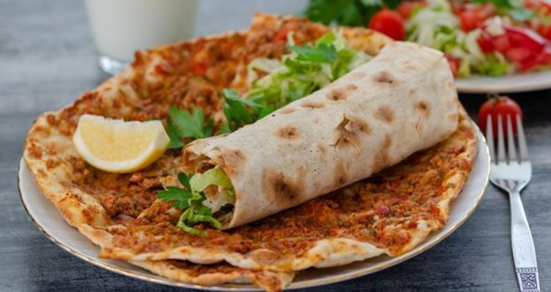 Evde lahmacun nasıl yapılır? MasterChef evde kolay lahmacun tarifi ve malzemeleri neler?