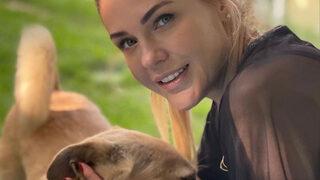 Emine Ün adeta zamanı durdurdu! Güzelliği ile hayran bıraktı 