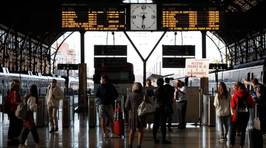 AB gelecek yıl 60 bin gence Avrupa genelinde &uuml;cretsiz tren seyahati hediye edecek