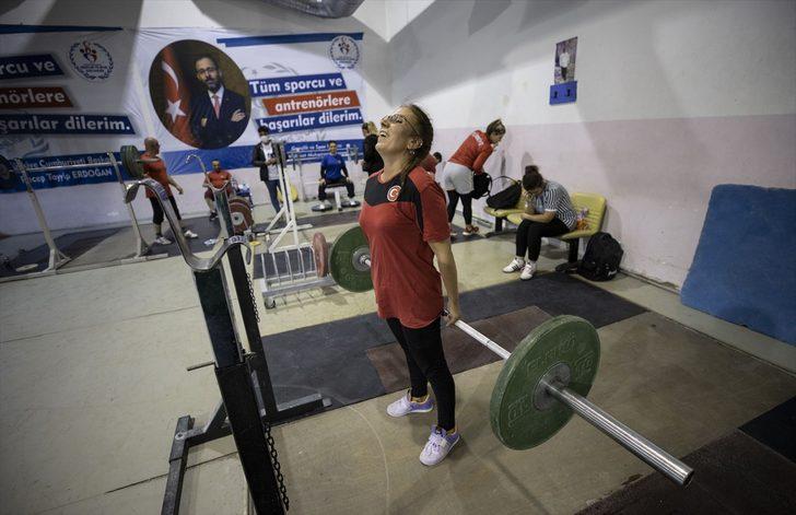 Görme engelli milli haltercilerin "paralimpik" bekleyişi G2
