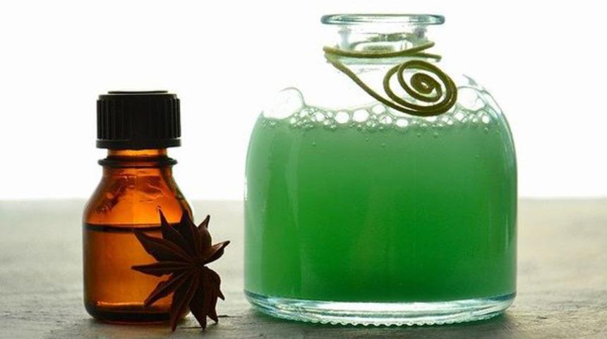 Saçlara doğal ve şık bir dokunuş için evde şampuan yapmanın püf noktaları