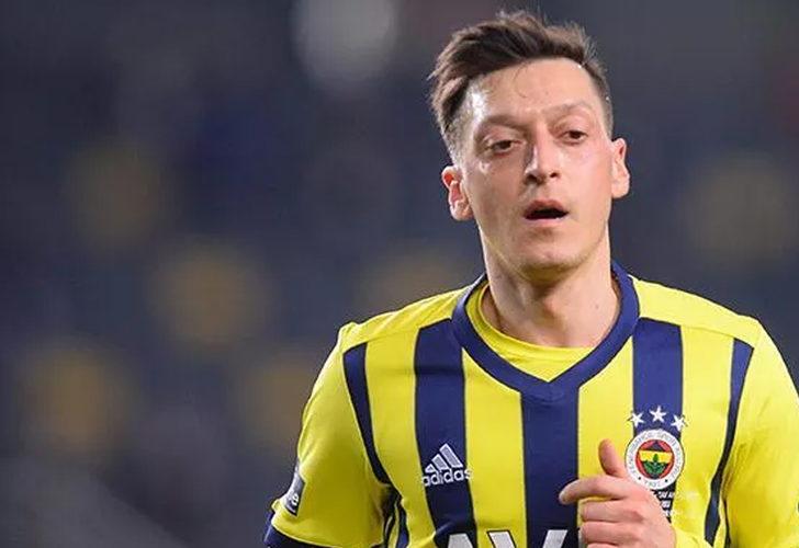 Fenerbahçeli taraftarlardan Mesut Özil'e tepki
