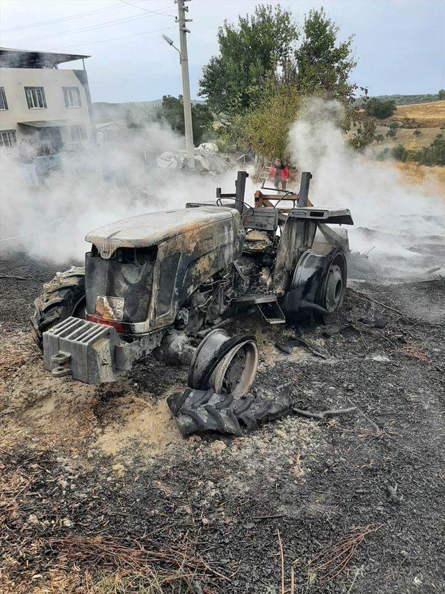 Manisa'da yaktığı çalı ve çırpıları söndürmek isteyen çiftçinin traktörü yandı