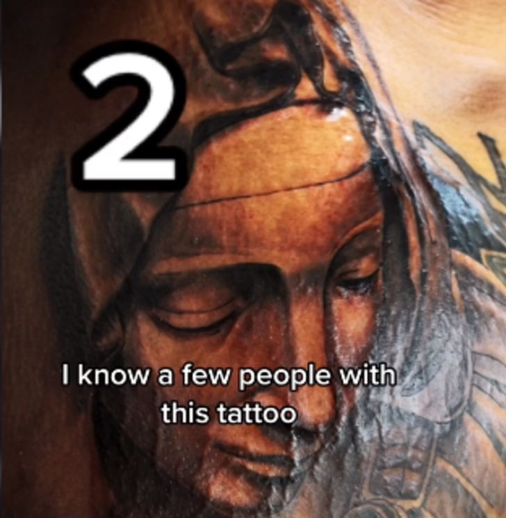 Dövme yaptırmayı düşünenler mutlaka bu listeye göz atın! İşte 10 yıl içinde pişman olabileceğiniz dövme modelleri... G2