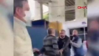 Müşteri ile kargocu arasında kavga! Geç geldi diyerek sopayla vurdu