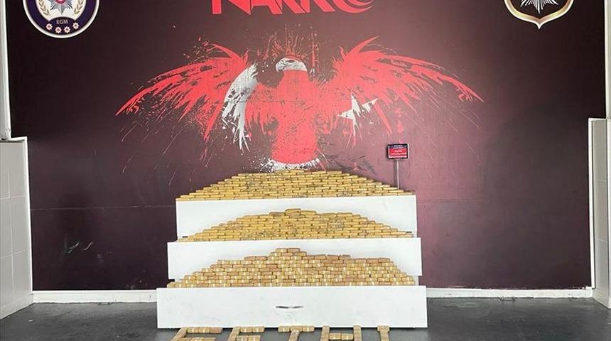 Kocaeli'de 2 tırda 107 kilogram eroin ele ge&ccedil;irildi