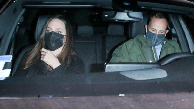 Angelina Jolie eski eşi Jonny Lee Miller ile görüntülendi