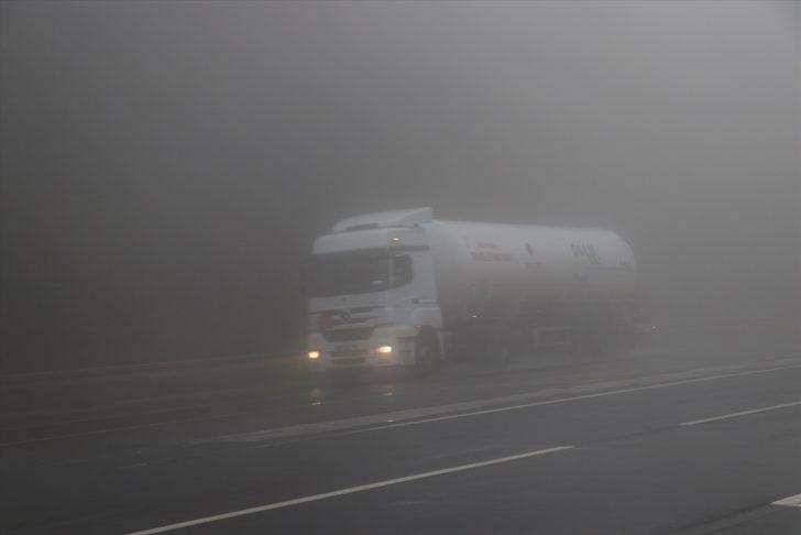 Bolu Dağı'nda sis ve sağanak ulaşımı olumsuz etkiliyor G1