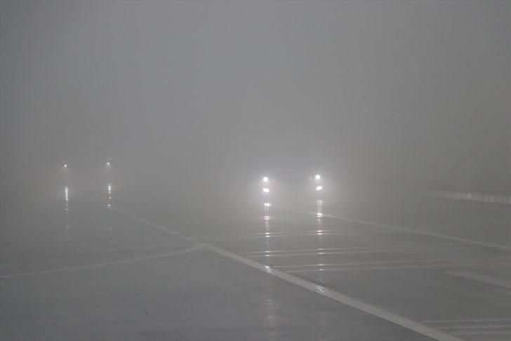 Bolu Dağı'nda sis ve sağanak ulaşımı olumsuz etkiliyor G4