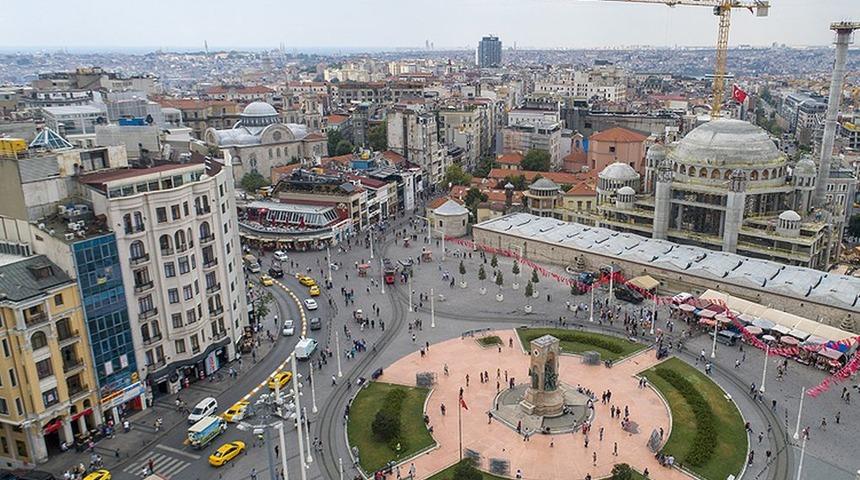 Taksim'de eğlenceler başladı