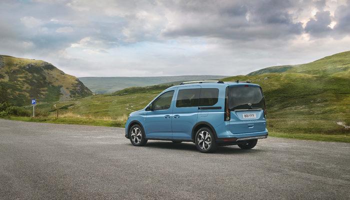 Volkswagen Caddy'nin ikizi gibi: Yeni Ford Tourneo Connect tanıtıldı!