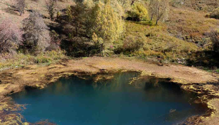 Dipsizgöl Şelalesi, sonbahar renklerine büründü! Manzaraya fotoğrafçılar kayıtsız kalamadı