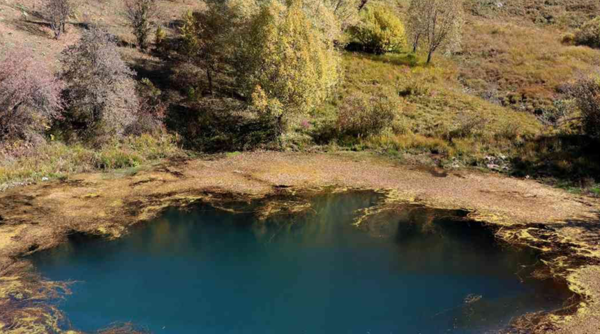 Dipsizgöl Şelalesi, sonbahar renklerine büründü! Manzaraya fotoğrafçılar kayıtsız kalamadı