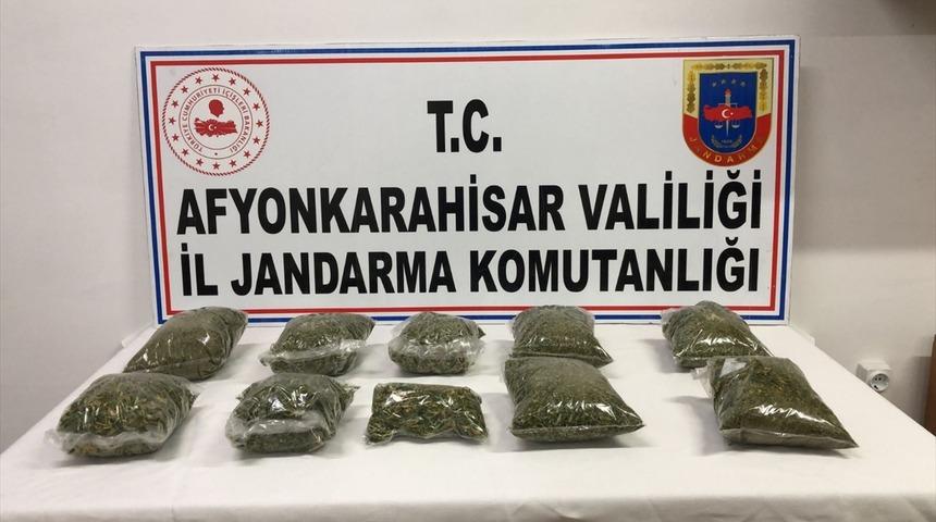 Afyonkarahisar'da 1 kilo 810 gram esrar ele geçirildi