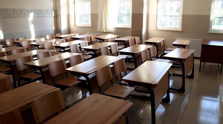 Valilik duyurdu! Derste şiddet uygulayan &ouml;ğretmen a&ccedil;ığa alındı