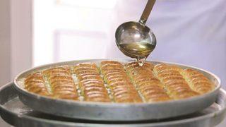 Şipşak yapacaksınız, yemeye doyamayacaksınız! Ev yapımı şerbetli tatlı tarifleri