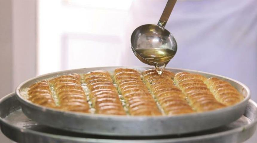 Şipşak yapacaksınız, yemeye doyamayacaksınız! Ev yapımı şerbetli tatlı tarifleri