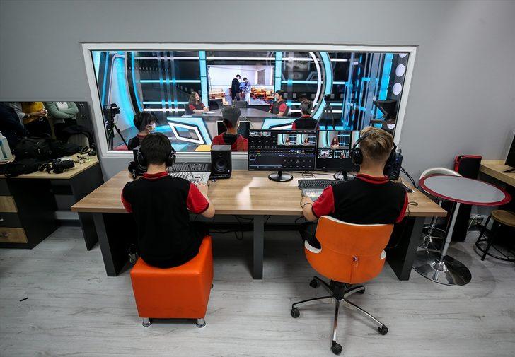 İletişimci adayı liseliler derslerini profesyonel stüdyoda görüyor G5