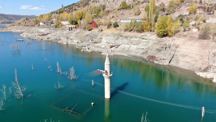 Baraj çekildi, sulara gömülen köy 12 yıl sonra ortaya çıktı G1