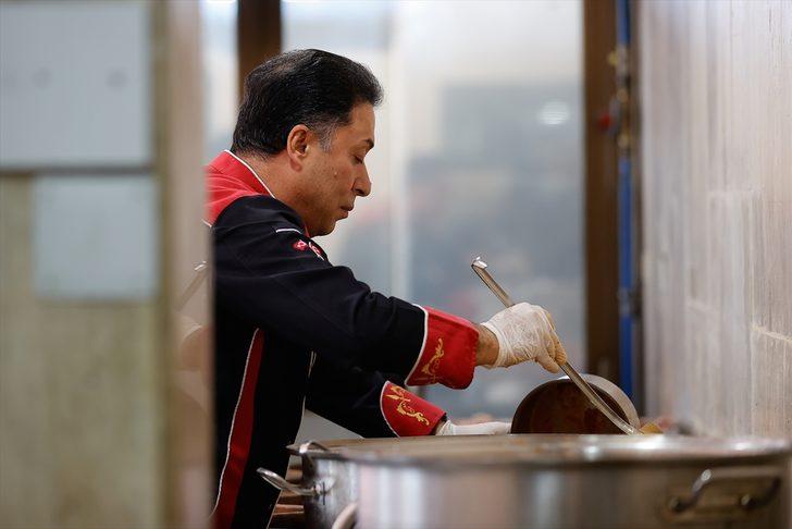 Bulaşıkçılıktan kraliyet ailesinin mutfak şefliğine uzanan lezzet yolculuğu G4