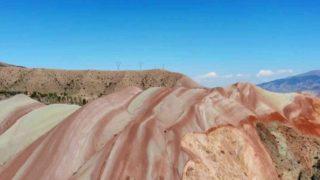 Gökkuşağı tepelerinin eşsiz manzarası görenleri büyülüyor! Bir bakan bir daha baktı