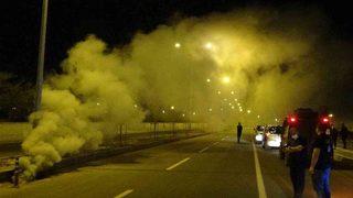 Esrarengiz duman paniğe yol açtı! Kötü koku mahalleyi sardı