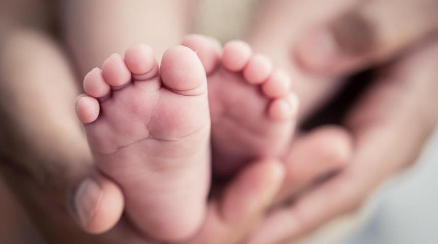 Kan dondurdu! Güney Afrika'da canlı canlı evin bahçesine gömülen bebek kurtarıldı