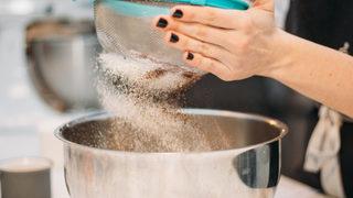 Ağızda dağılıyor, yemeye doyum olmuyor! Bütün püf noktalarıyla un kurabiyesi tarifi