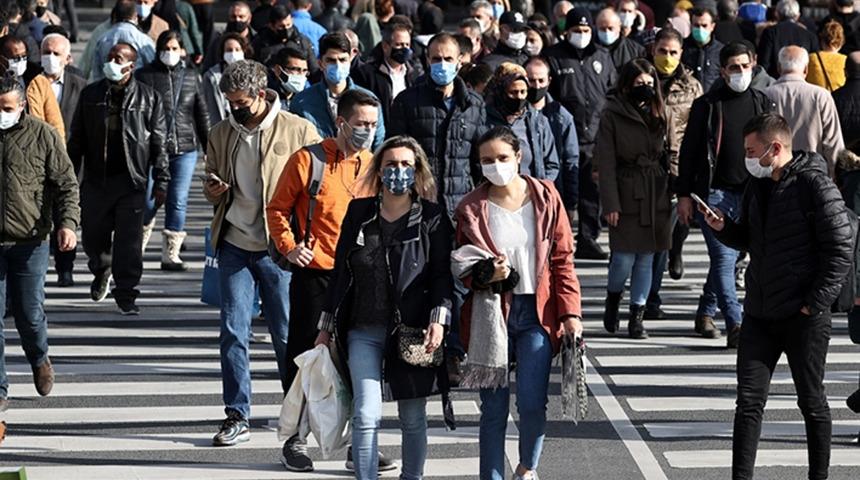 Bilim Kurulu Üyesi İlhan: Gençler hastalığı eve getiriyor