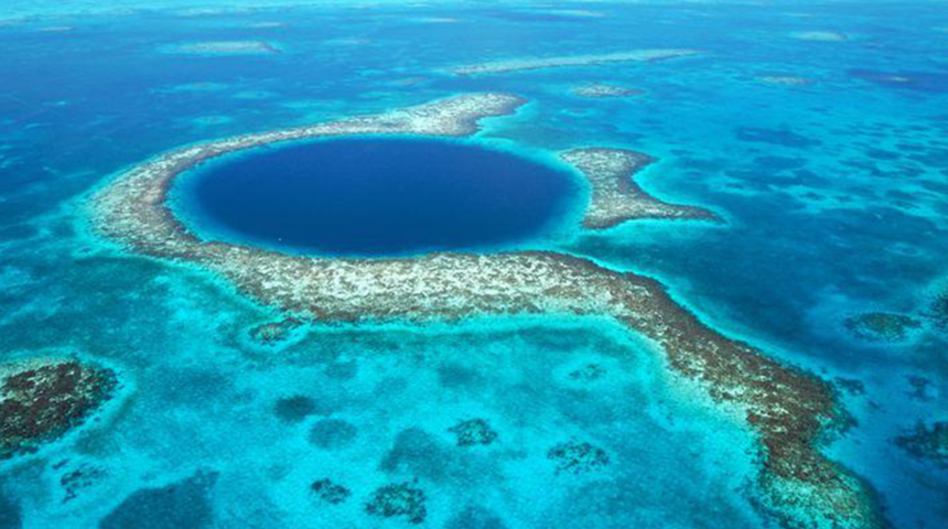 Denizin tam ortasında gizemli çukur! Belize’nin Büyük Mavi Delik efsanesi herkesi şaşırtıyor