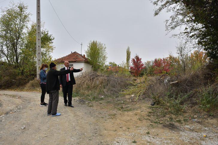 Belediye başkanı, belediyeyi şikayet eden vatandaşların mahkemeye ulaşımı için minibüs tahsis etti G3