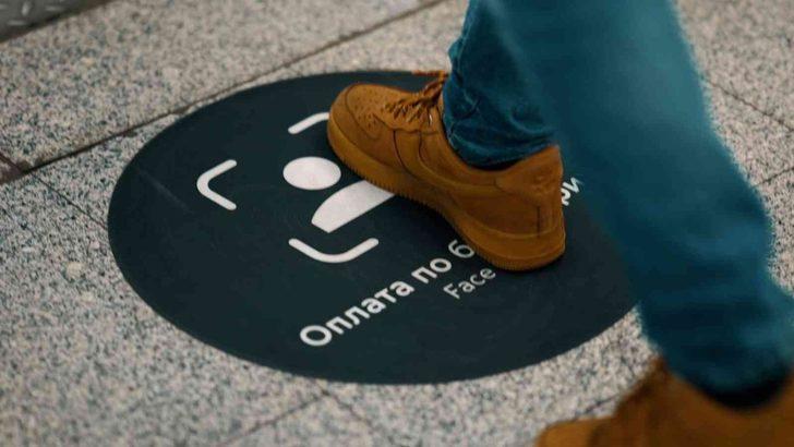 Moskova metrosunda "yüz tanıma sistemiyle ödeme" dönemi başladı G1
