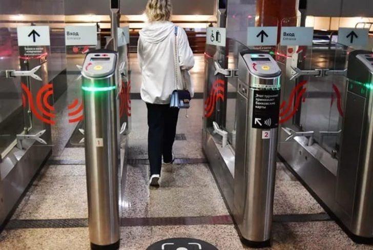 Moskova metrosunda "yüz tanıma sistemiyle ödeme" dönemi başladı G4