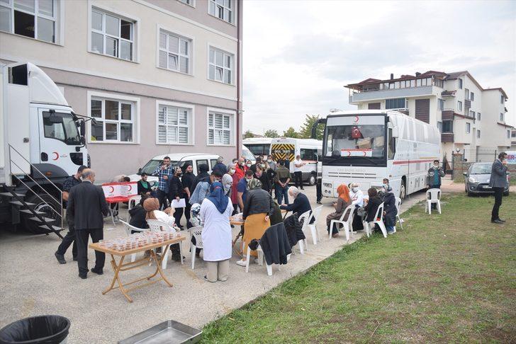 Kocaeli'de öğrenciler kan bağışına dikkati çekmek için kampanya düzenledi G3