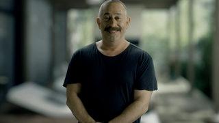 Cem Yılmaz NFT'sini Refik Anadol'a hediye etti!