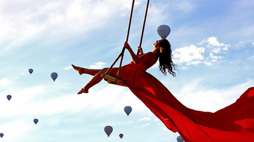 Fotoğraf tutkunlarının yeni merakı Kapadokya’daki vinçte salıncak oldu! Akın ettiler