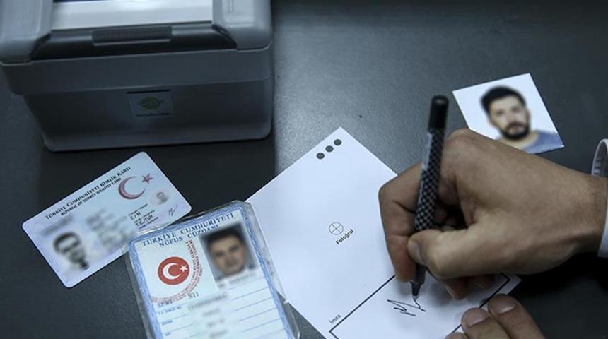 Kimliklerde yeni dönem! Güvenli elektronik imza atabilmek için de kullanılabilecek